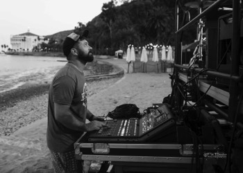  James Pearce, behind the intimate outdoor stage, ready to Mix the Sound for Thursday Evening’s JazzTrax Unplugged Under the Stars 