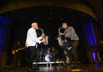  It was a HEAVENLY MOMENT when Koz brought Eric Darius back up on stage to play the “Side by Side” sax part that David Sanborn had played on Koz 2020 JazzTrax Album of the Year ‘A New Day.’  One of Koz big Billboard Radio Hits.  