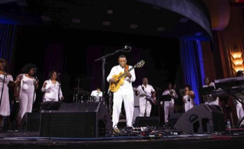  Closing Weekend .. Closing Night .. Closing Show 	MR. NORMAN BROWN Complete with Horns and Back-Up Singers 		and HIM  